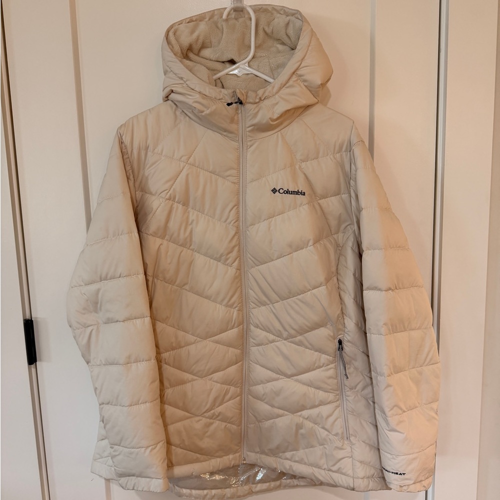 Columbia Cream Puffer Jacket